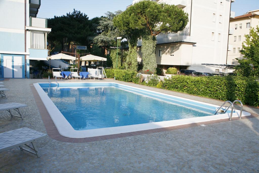 Hotel Primula Azzurra Червія Екстер'єр фото