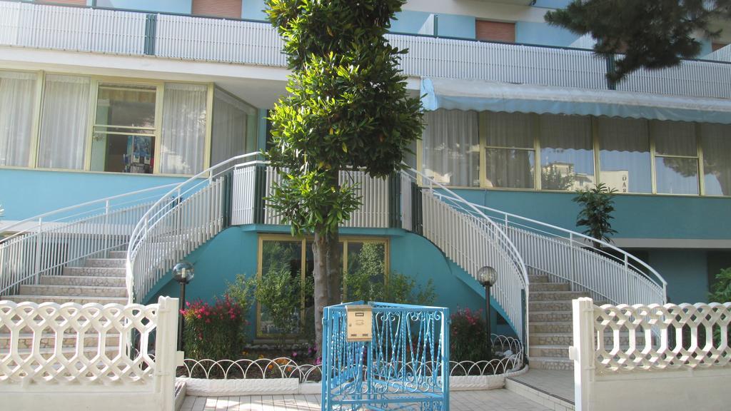 Hotel Primula Azzurra Червія Екстер'єр фото